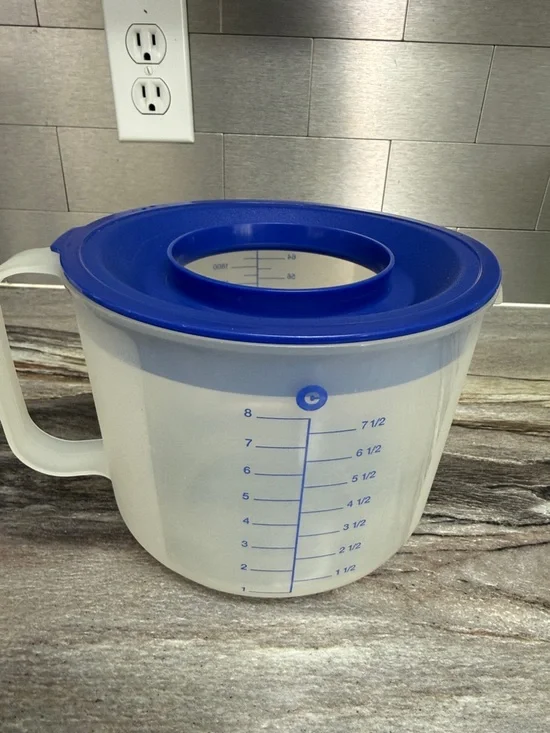 Tupperware Mix n Store - Picture 1 of 7